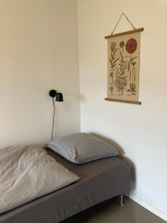Villa Med Private Vaerelser Delt Badevaerelse/Kokken, Viby Sj. Kültér fotó