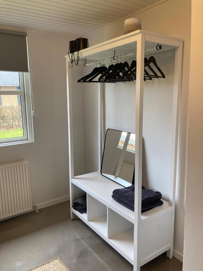Villa Med Private Vaerelser Delt Badevaerelse/Kokken, Viby Sj. Kültér fotó