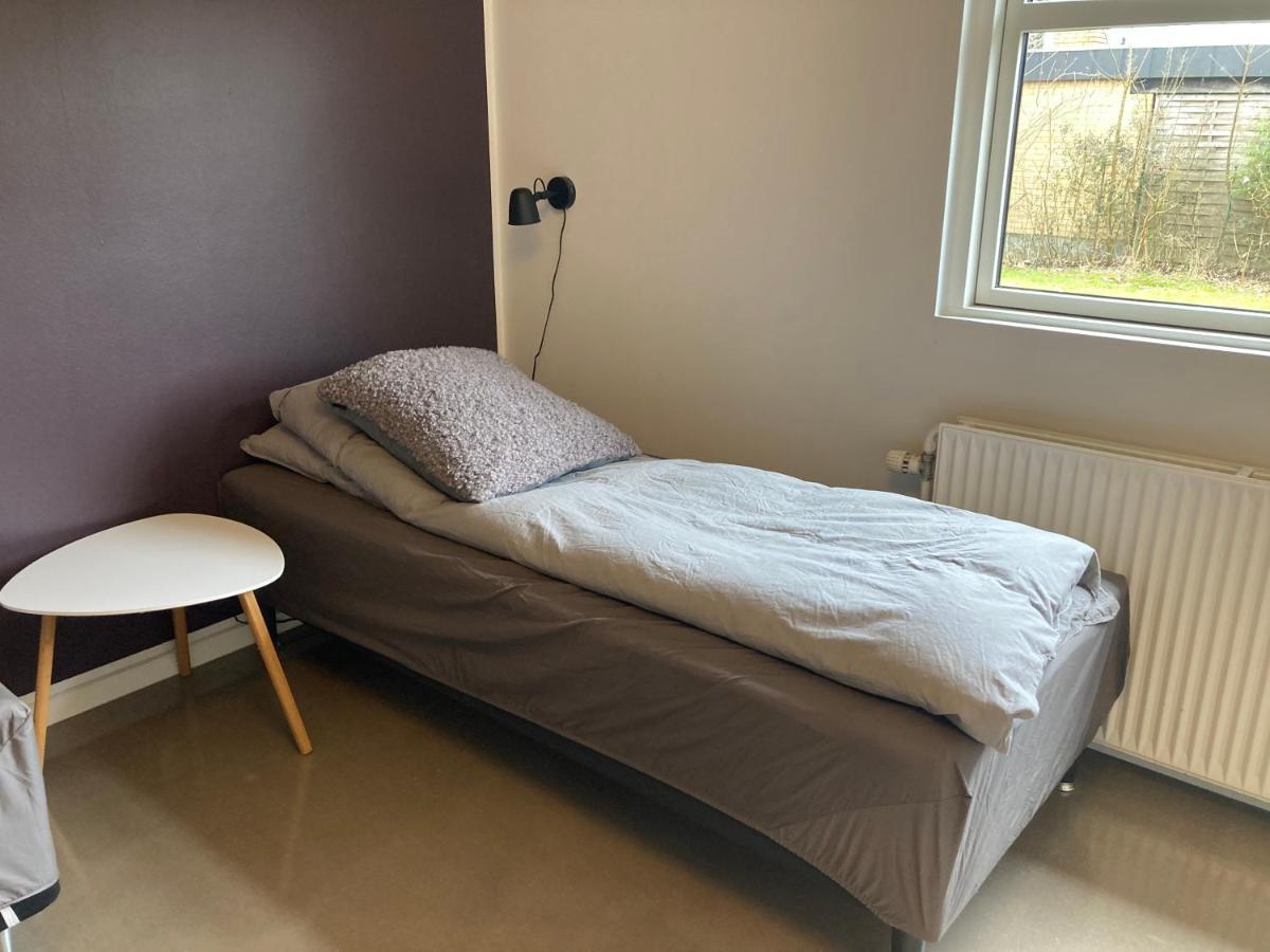 Villa Med Private Vaerelser Delt Badevaerelse/Kokken, Viby Sj. Kültér fotó
