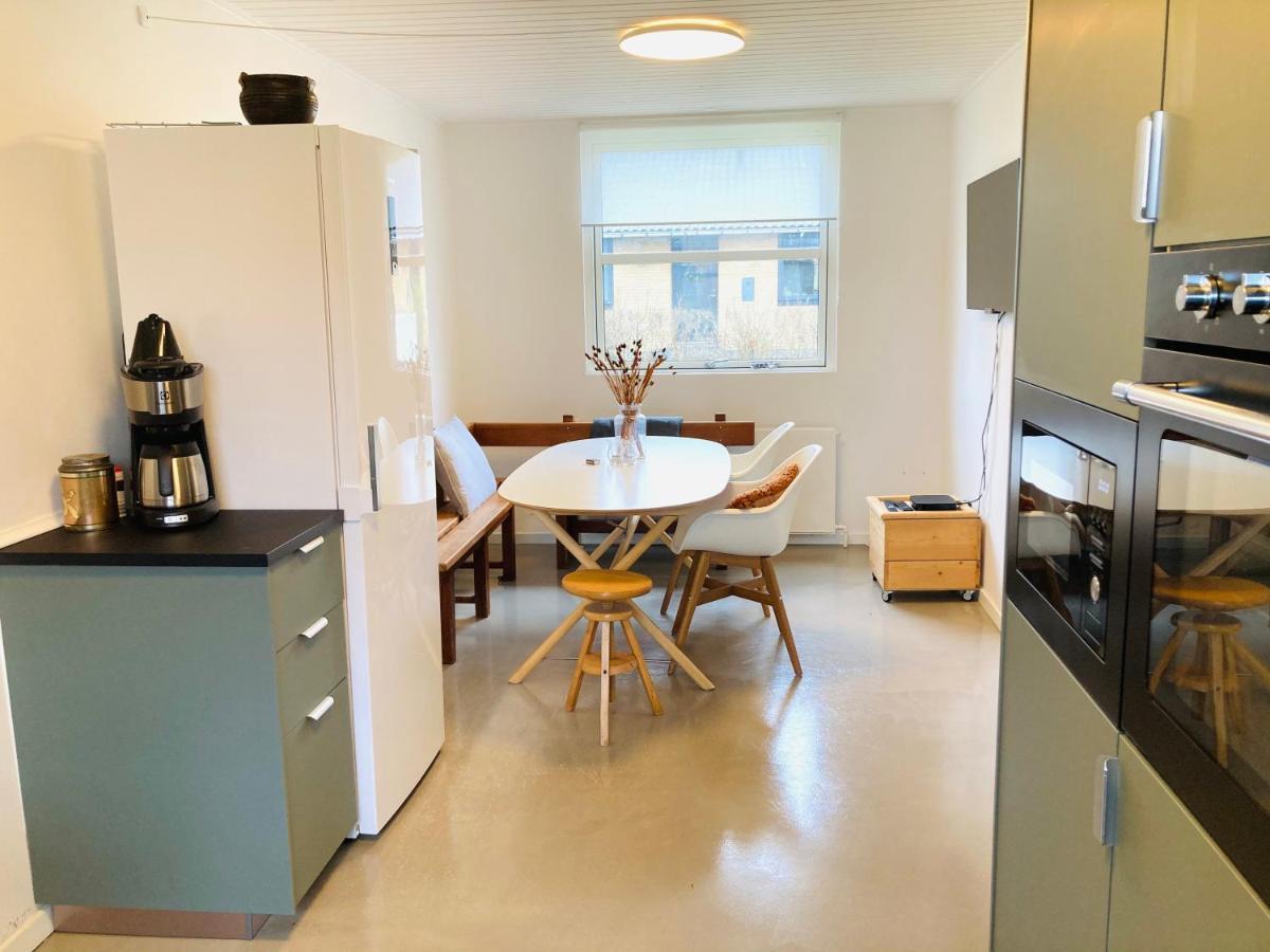 Villa Med Private Vaerelser Delt Badevaerelse/Kokken, Viby Sj. Kültér fotó
